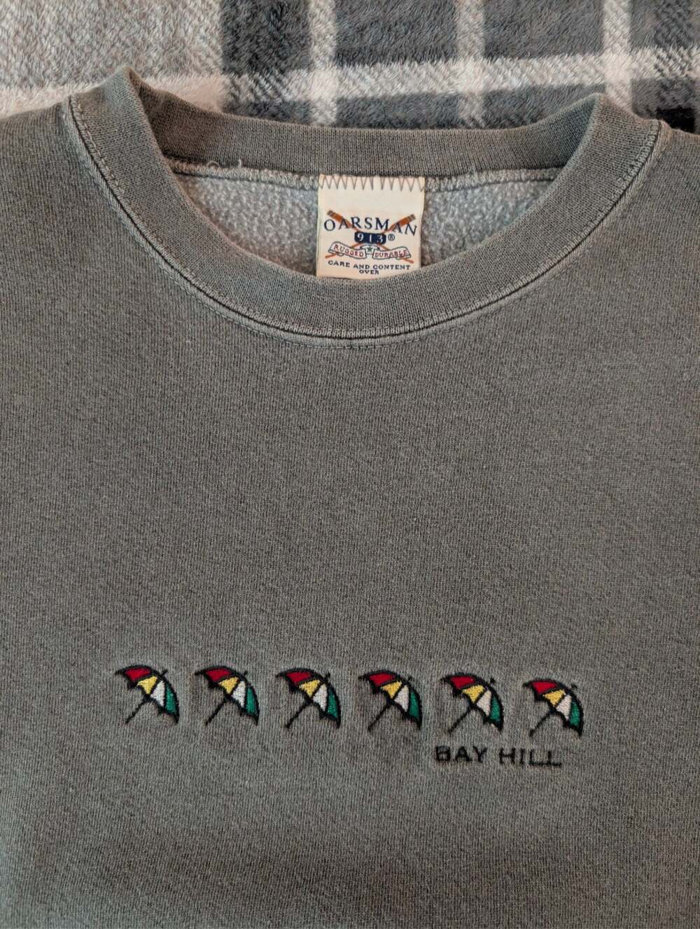 Vintage Oarsman 913 Bay Hill Embroidered Umbrella Crewneck Sweatshirt